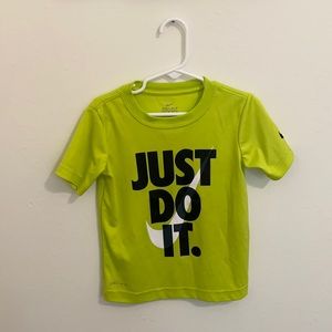 Boys Nike dry fit shirt size XS